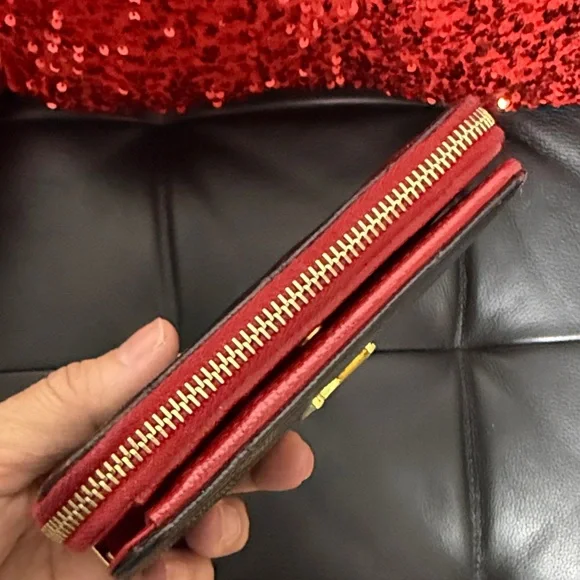 YSL Black & Red Zippy Wallet with Gold Logo - Picture 7 of 15